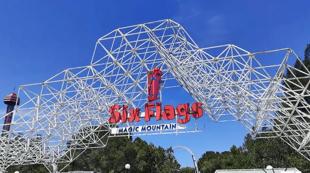 Six Flags Magic Mountain :: Family Tips