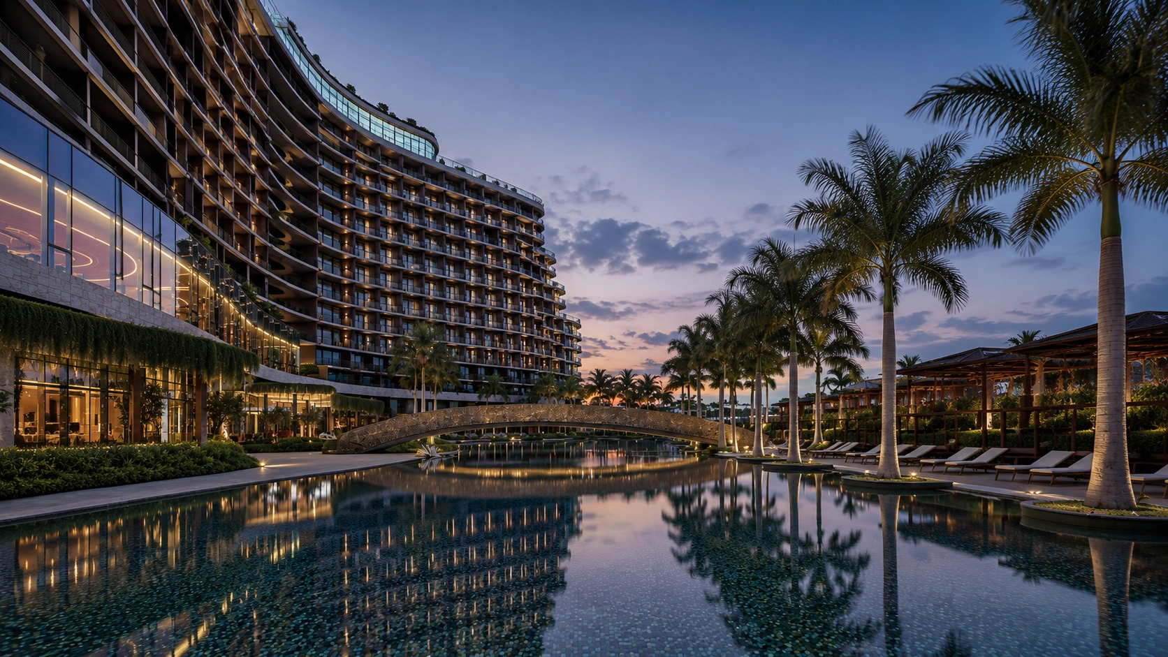 O Savoy Palace é um hotel de cinco estrelas superior situado no coração do Funchal. Inspirado nas paisagens e tradições madeirenses, combina luxo contemporâneo, elegância e hospitalidade de excelência. Com vistas privilegiadas sobre o Oceano Atlântico, um premiado spa, várias experiências gastronómicas e uma localização privilegiada junto ao centro da cidade, proporciona uma estadia exclusiva num dos mais sofisticados destinos da Madeira.