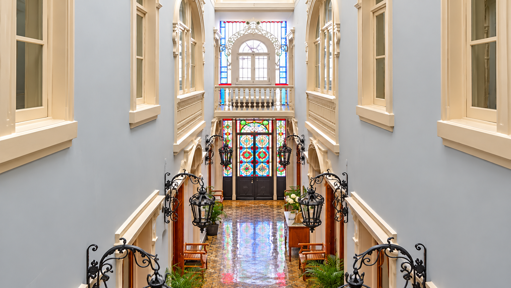Palacete Chafariz d'el Rei (Lisboa) → Para uma experiência urbana distinta, descubra Lisboa a partir de um espaço com personalidade e aproveite a cidade entre miradouros, ruas históricas e momentos à mesa.